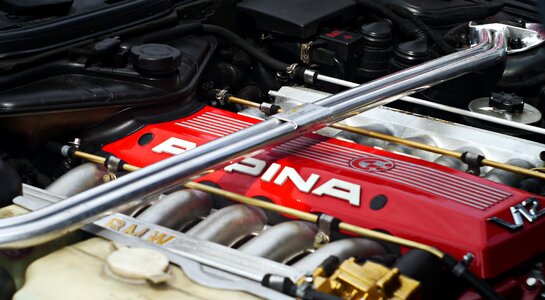 Alpina engine red photo