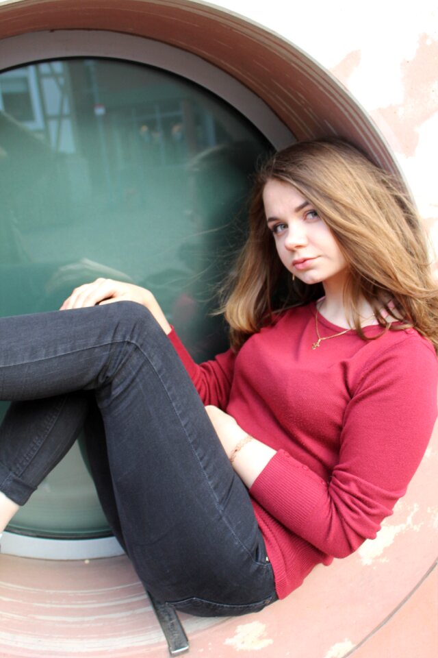 Casual sit girl