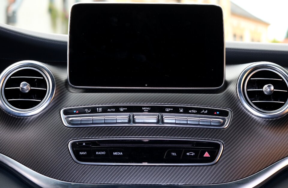 Automotive instrument panel cockpit
