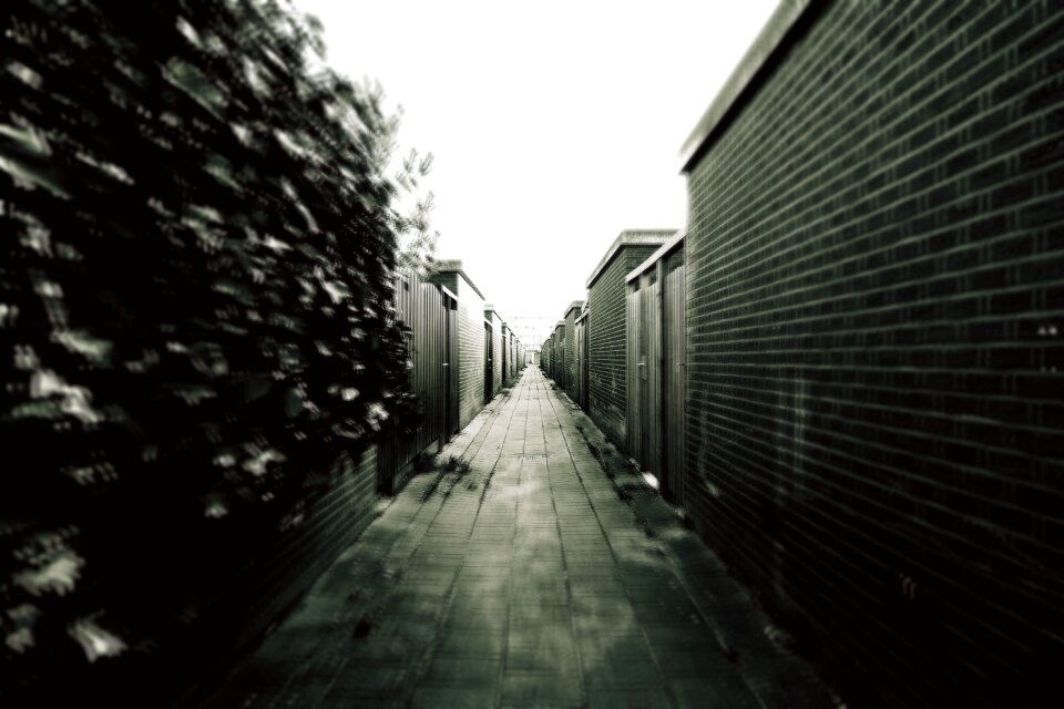 Establishment alley blur