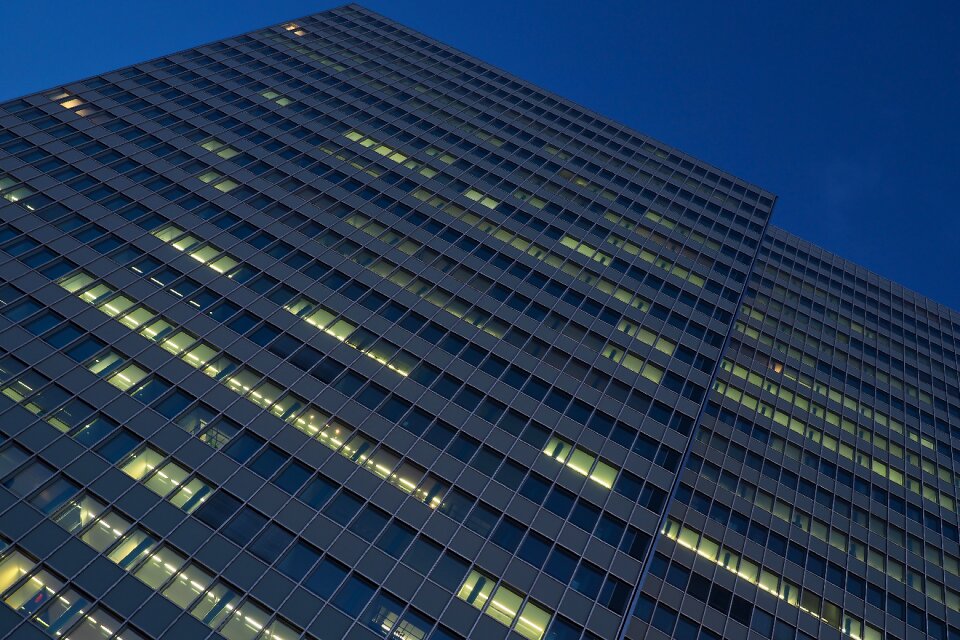 Building modern glass