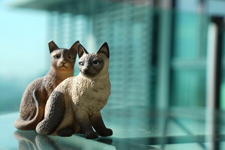 Decoration figurine alert
