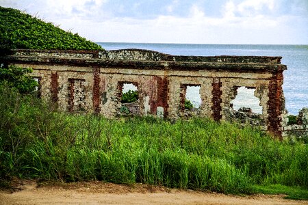 Ruin aged structure photo