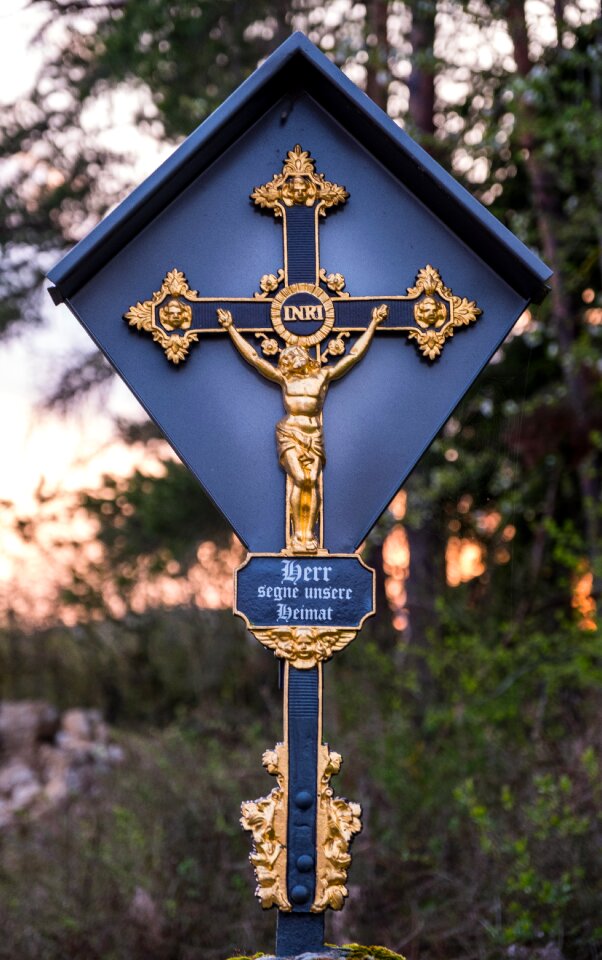 Jesus statue crucifix