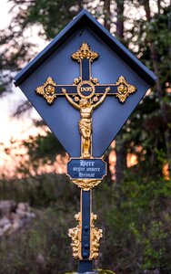 Jesus statue crucifix photo