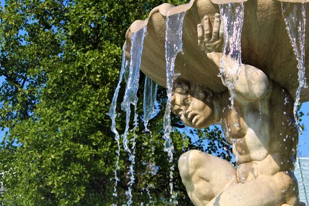 Wet gargoyle figure