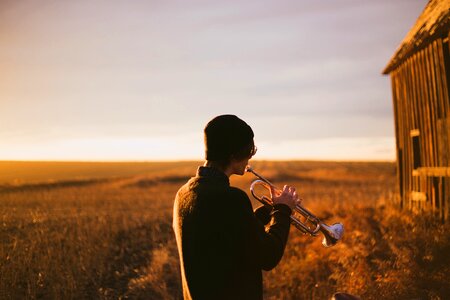 Sunlight field trumpet
