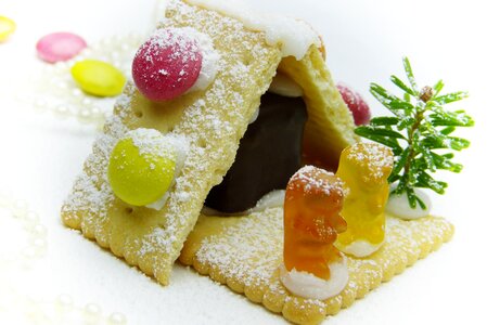Smarties domino icing sugar