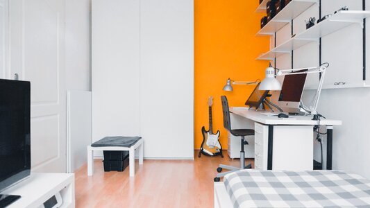 Electric guitar bed