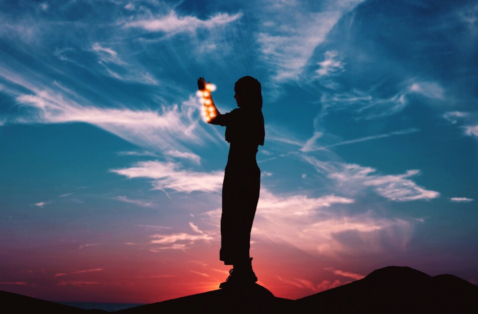 Light silhouette travel