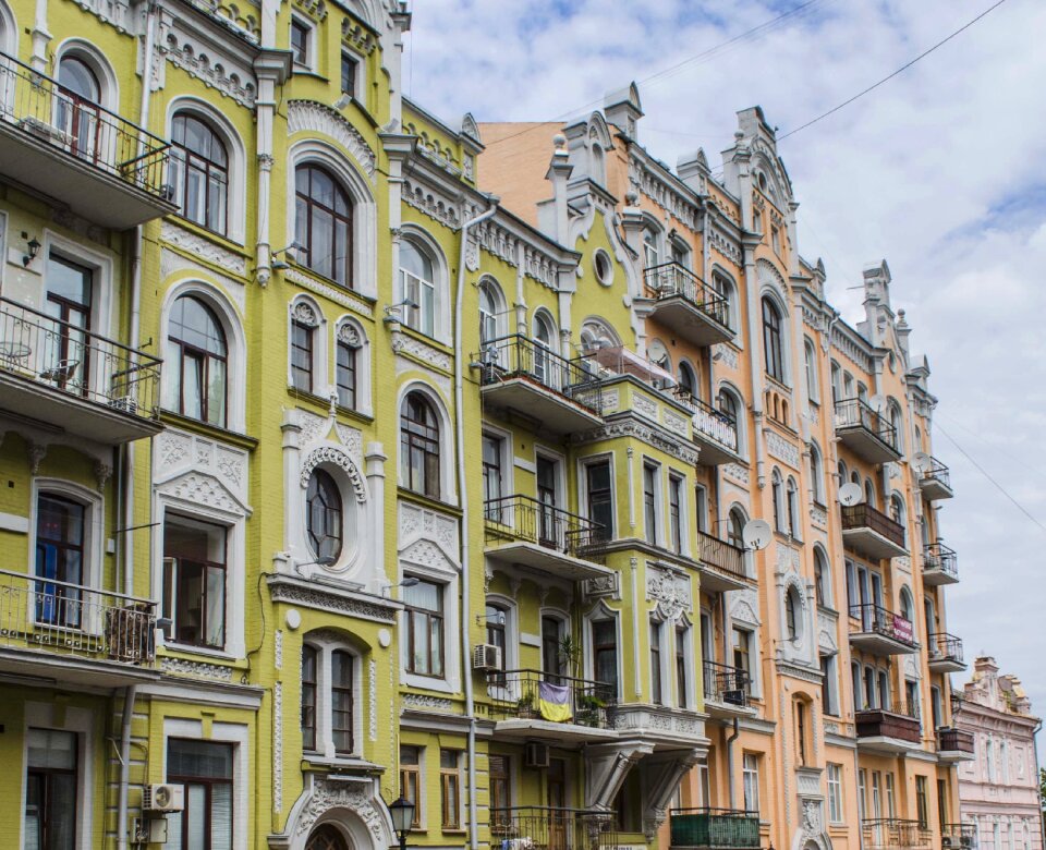 Window balconies color