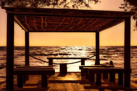 Kiosk sea sun