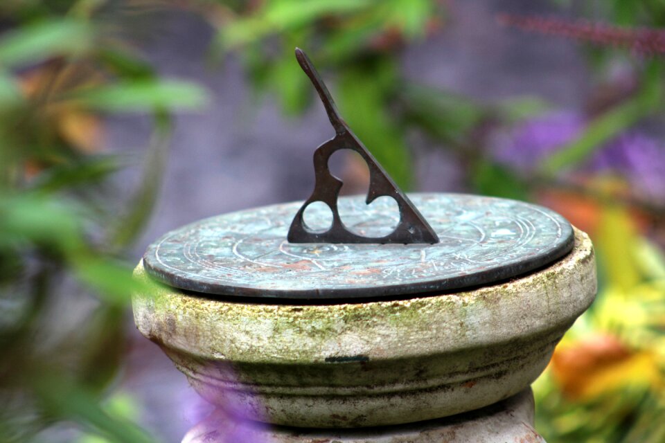 Garden time sculpture