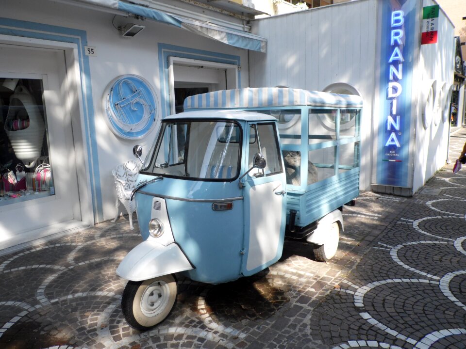 Italy ape transport