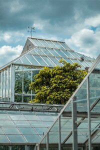 Structure glass building