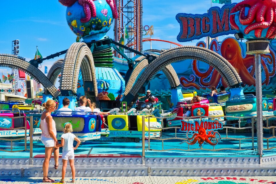 Entertainment fun year market