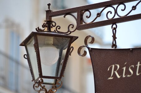 Lamp alberobello sign