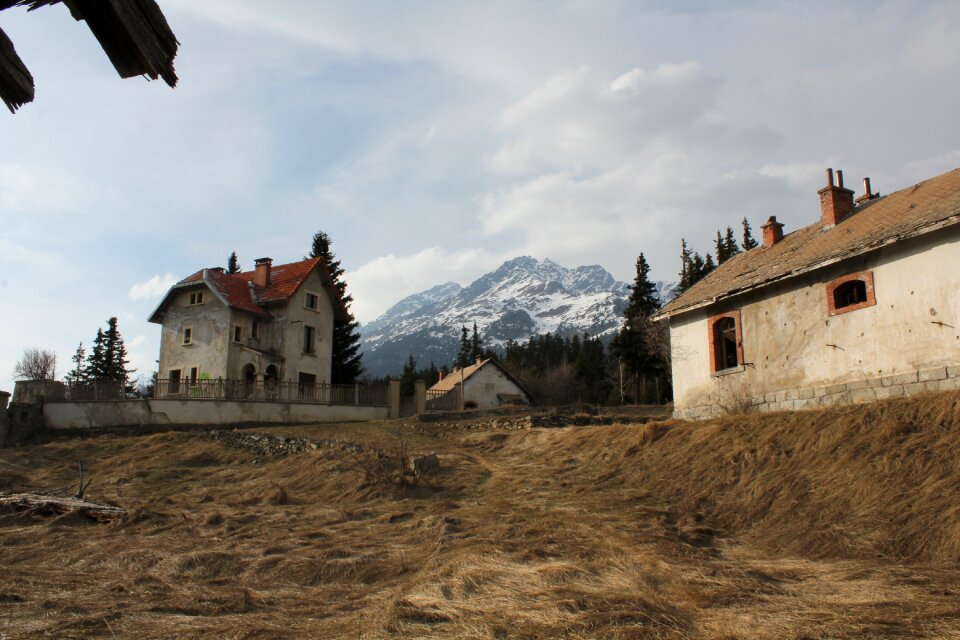 War buildings military