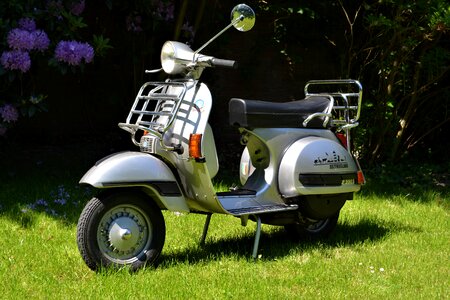 Motor scooter roller vehicle