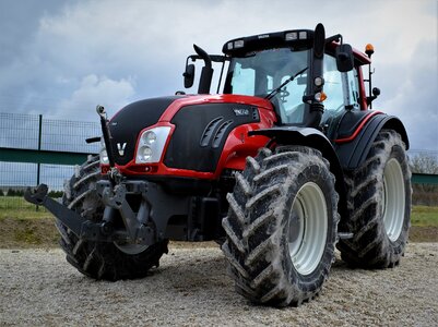 Tractor wheel vehicle