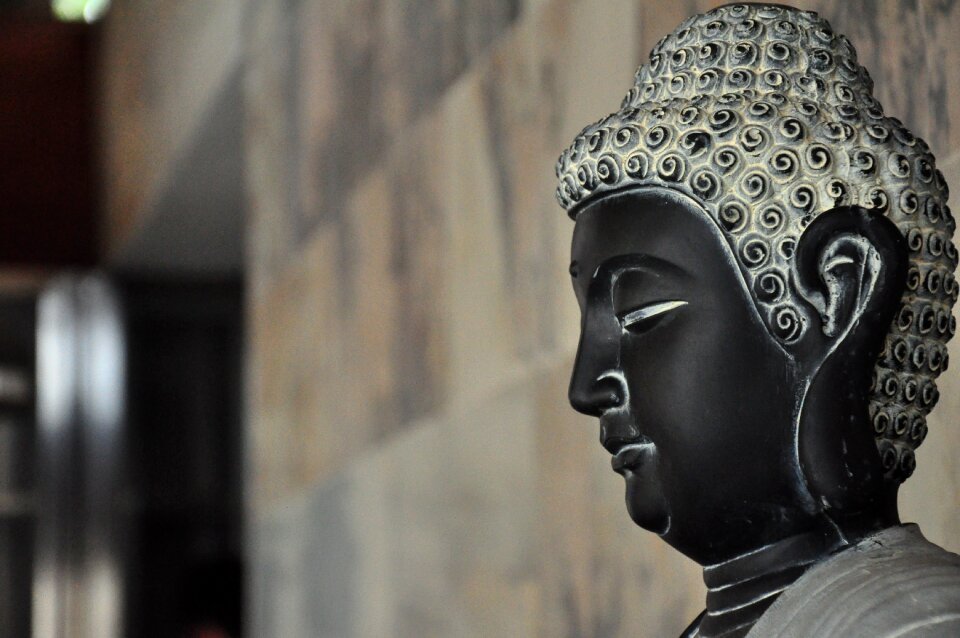 Worship sculpture faith