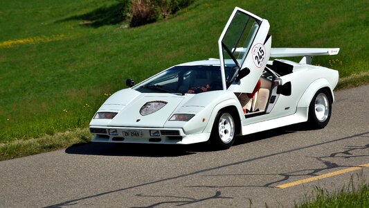 Lamborghini countach lp 400s power supercar