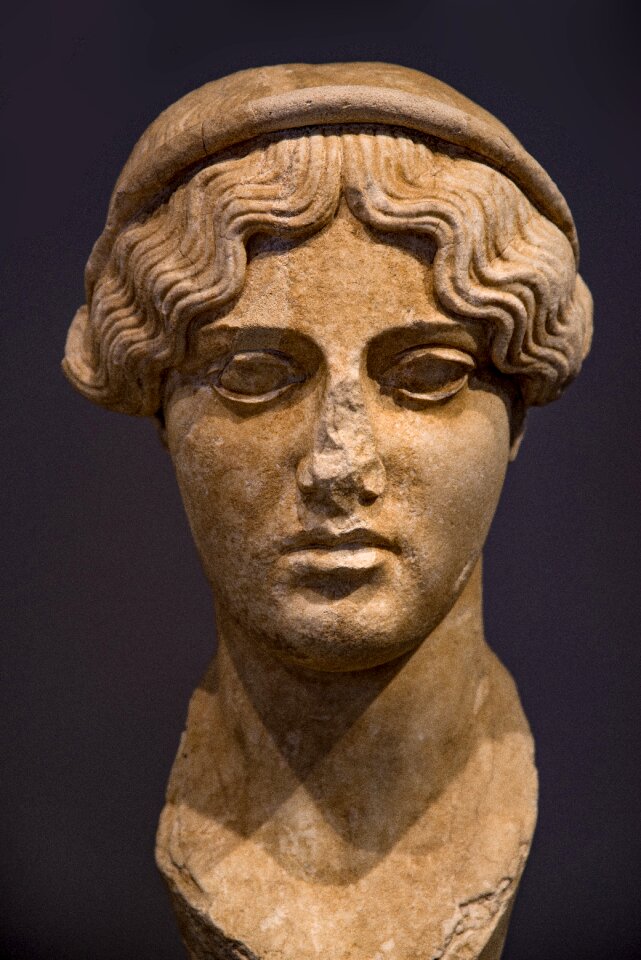 Face woman young