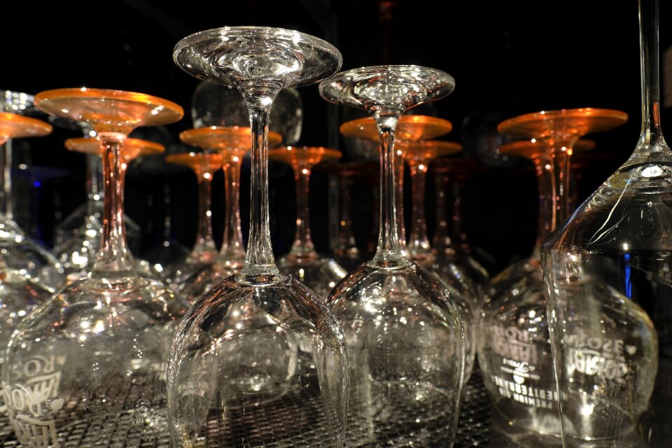 Thirst transparent bar
