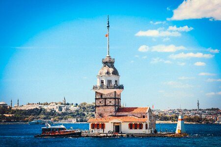 Building istanbul lake