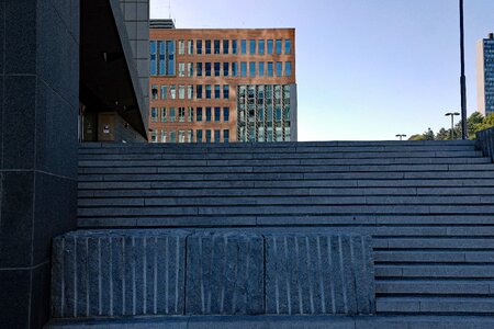 Hamburg building gradually