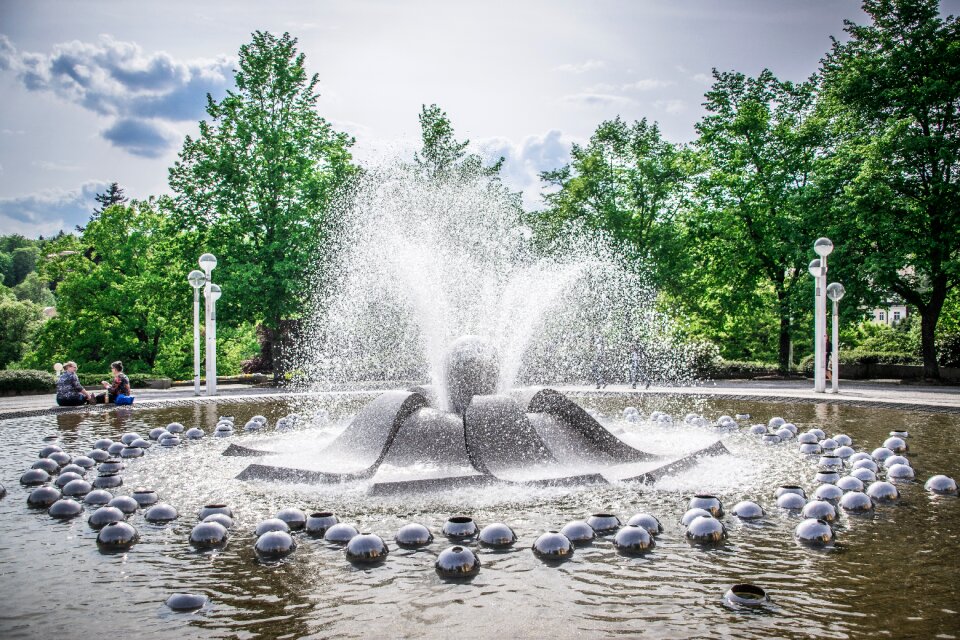 Park the colonnade gushing