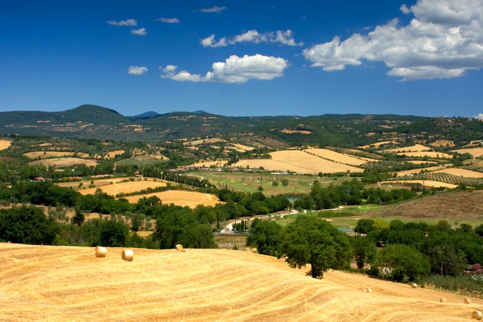 Italy landscape summer photo