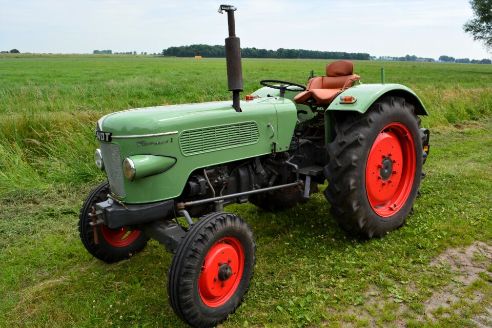 Wheel agriculture tractor