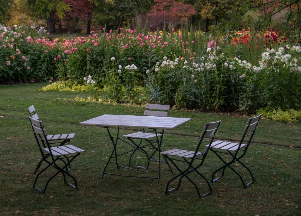 Garden furniture seat seating arrangement