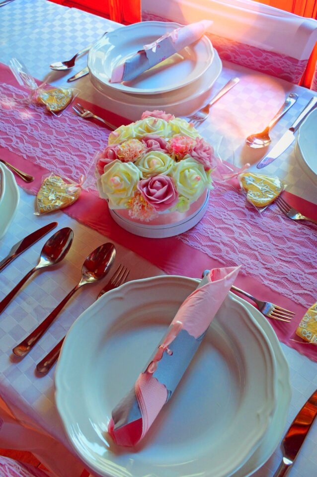 Place setting holiday flowers photo