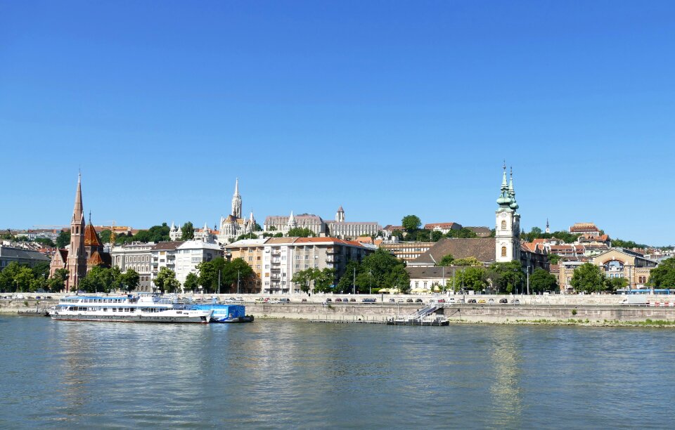 City danube river photo