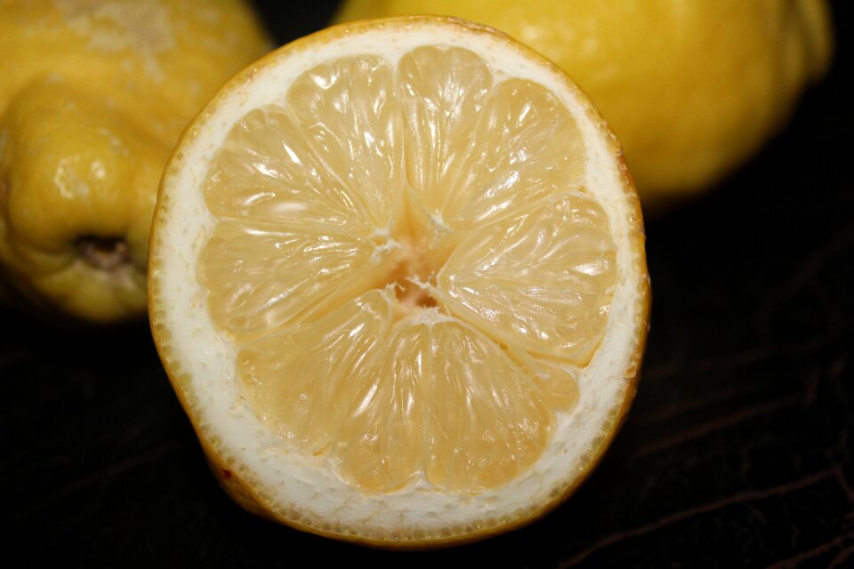 Yellow sour refreshment