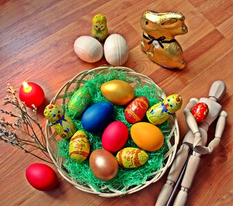 Egg coloring color