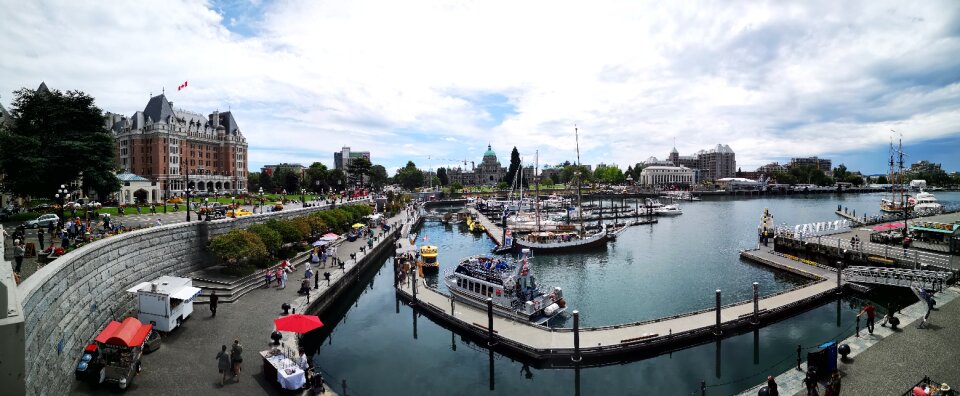 Fairmont hotel parliament panorama