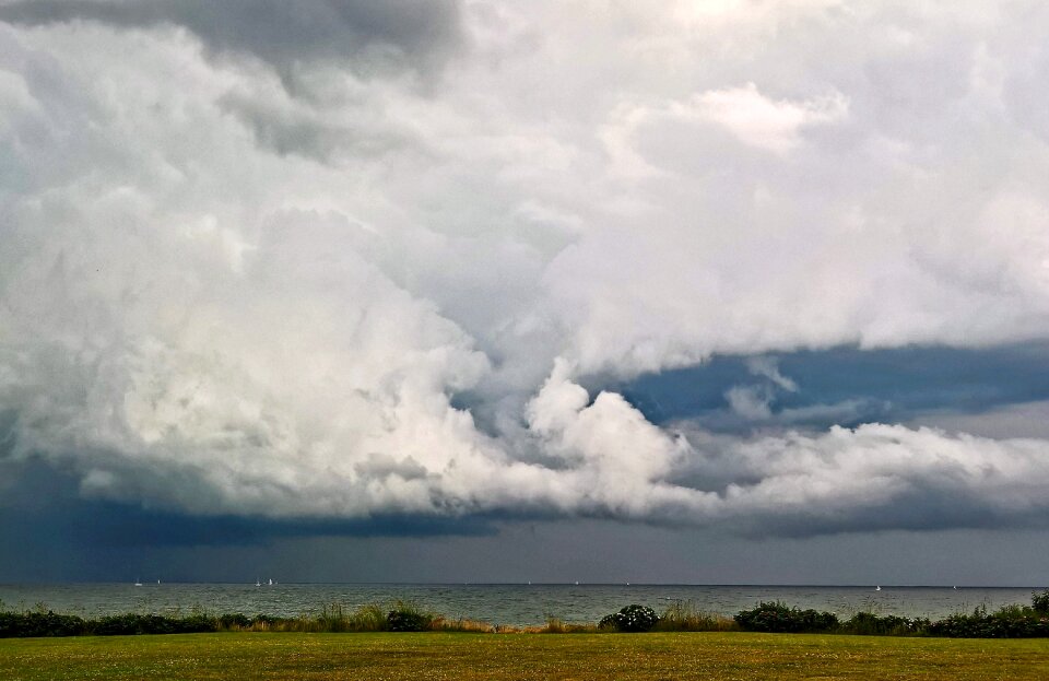 Storm thunderstorm forward