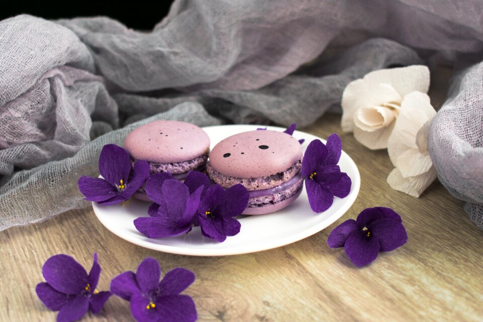 Dessert macarons sweets