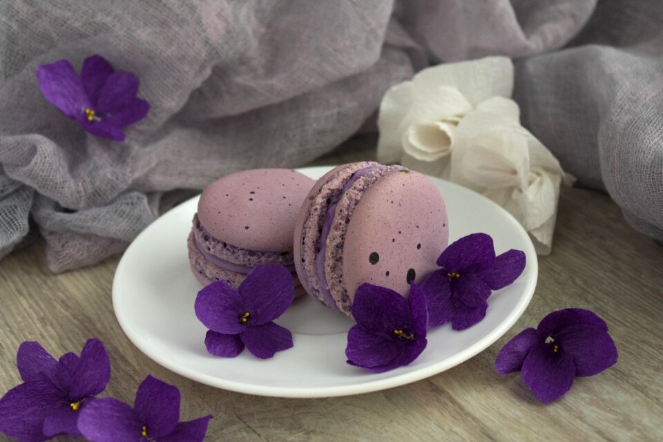 Dessert macarons sweets