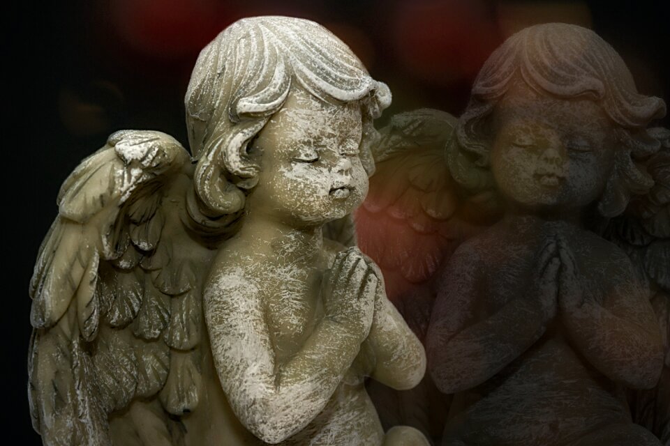 Sculpture wing cemetery