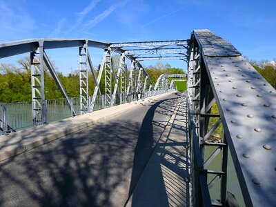 Shadow river border
