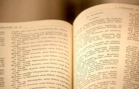 Pages leaf reading