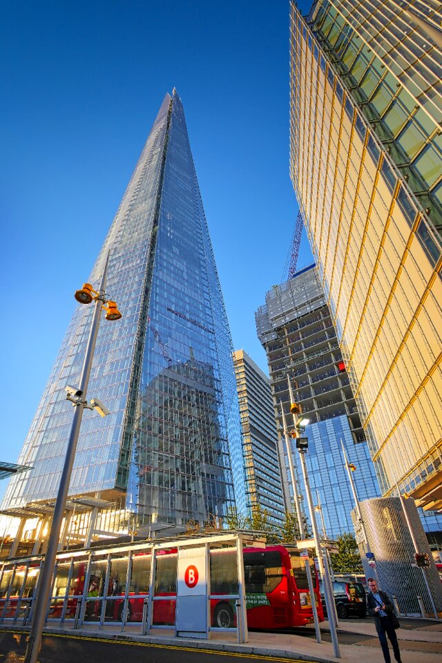 Building facade glass
