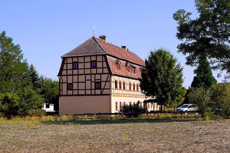 Old truss architecture