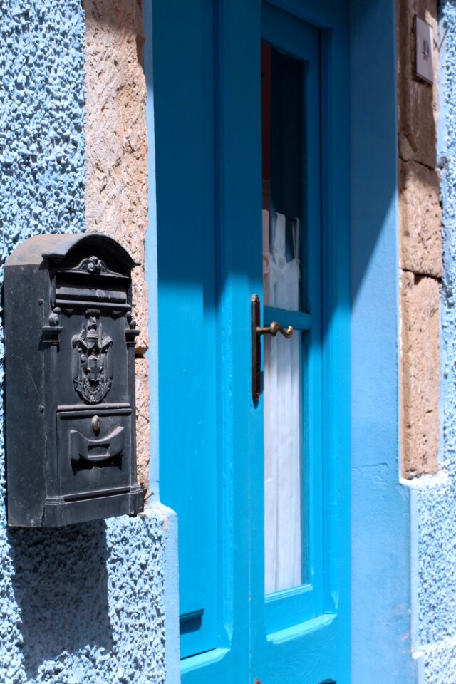 Door landscape mail