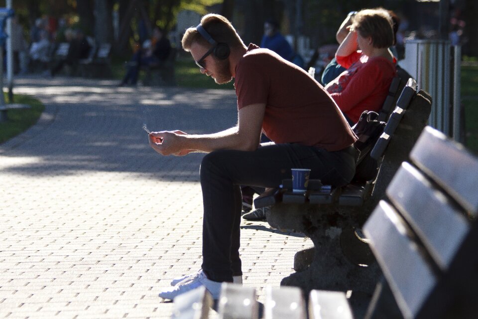 Cigarette beach promenade park bench