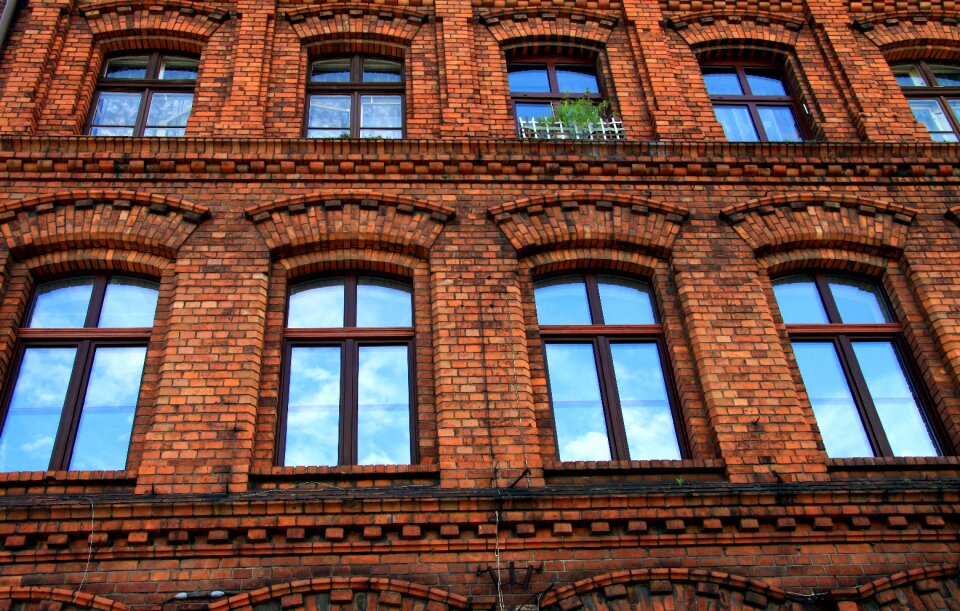 The window architecture brick